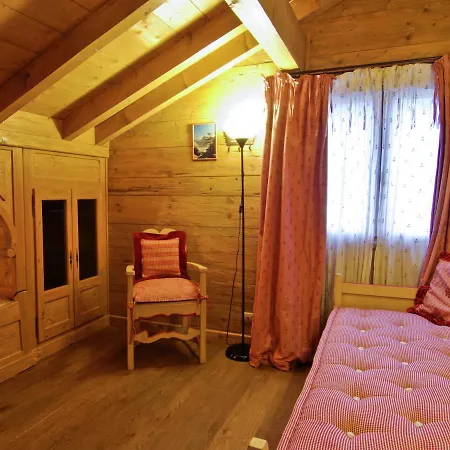 Шале Nice Wooden Chalet With A Cozy Atmosphere Where You Feel Like At Шамони